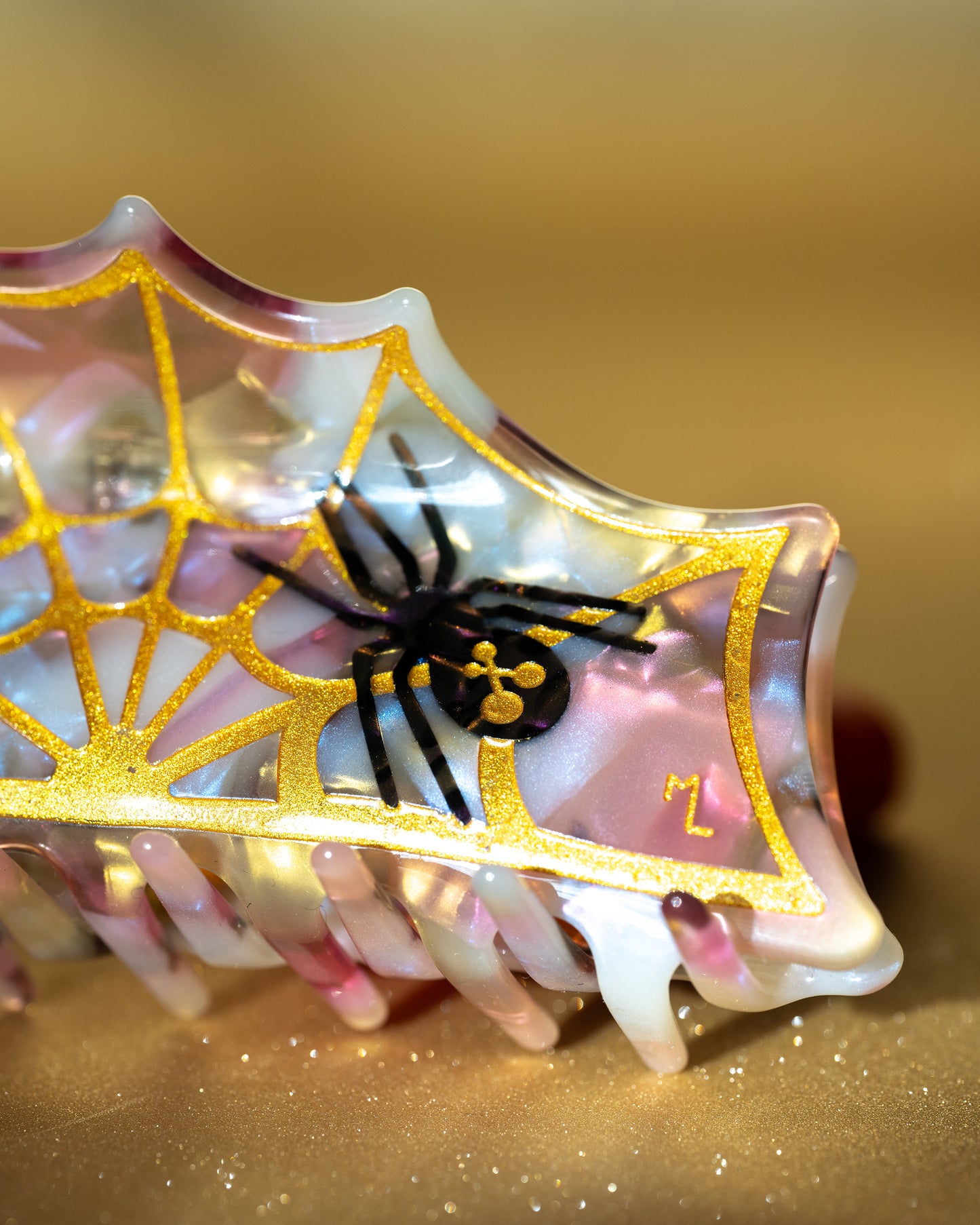 Spiderweb Hair Claw in Aurora